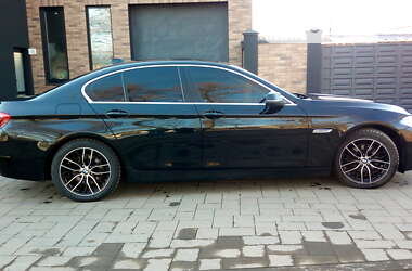 Седан BMW 5 Series 2015 в Иршаве