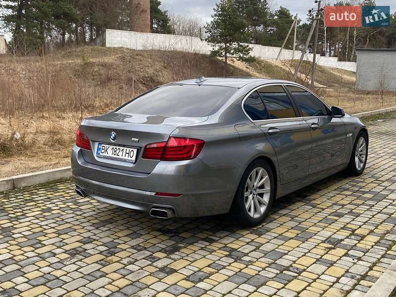 Седан BMW 5 Series 2011 в Сарнах