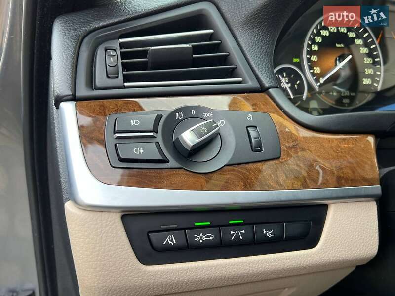 Седан BMW 5 Series 2011 в Сарнах