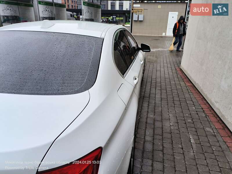 Седан BMW 5 Series 2013 в Івано-Франківську
