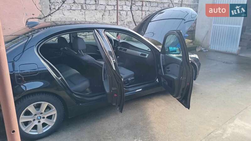 Седан BMW 5 Series 2004 в Ужгороде