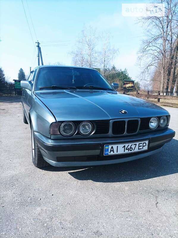 Седан BMW 5 Series 1989 в Ставище