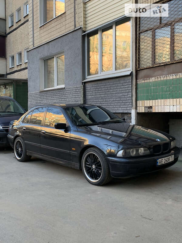 BMW 5 Series 1998