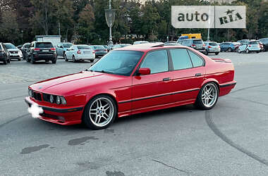 Седан BMW 5 Series 1993 в Харькове