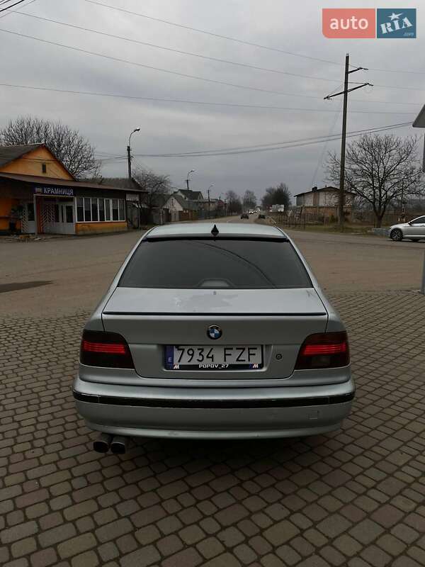 Седан BMW 5 Series 2003 в Тячеве