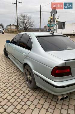 Седан BMW 5 Series 2003 в Тячеве