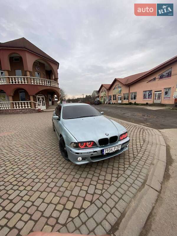 Седан BMW 5 Series 2003 в Тячеве