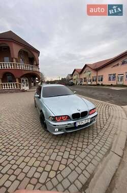 Седан BMW 5 Series 2003 в Тячеве