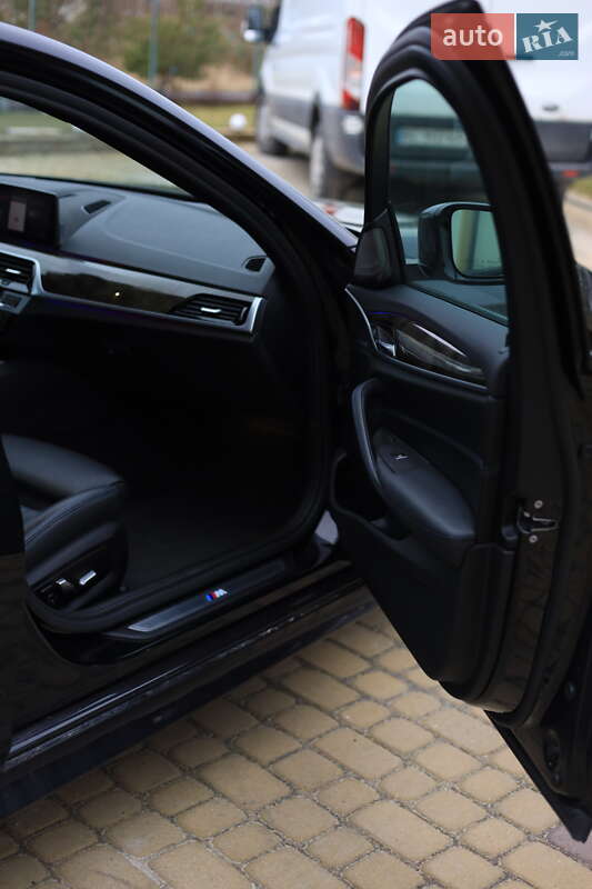 Седан BMW 5 Series 2018 в Львові