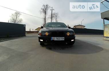 Седан BMW 5 Series 2000 в Калиновке