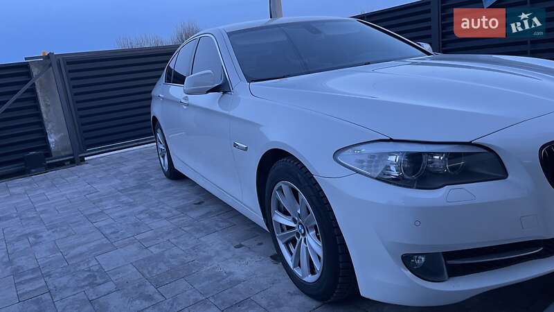 Седан BMW 5 Series 2012 в Львові