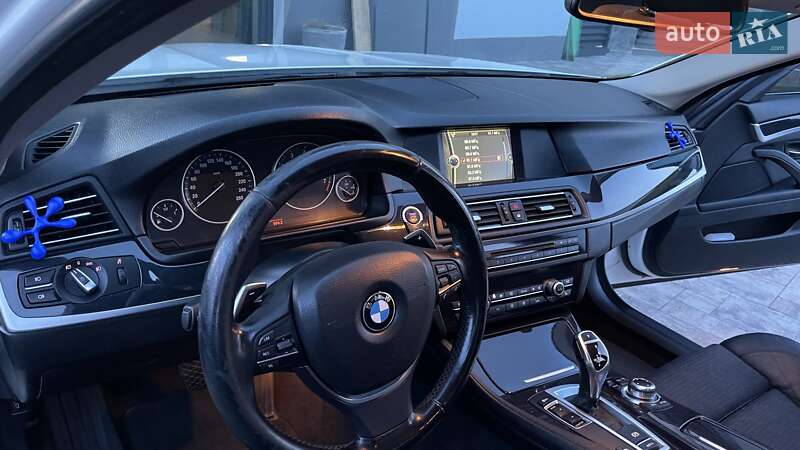 Седан BMW 5 Series 2012 в Львові