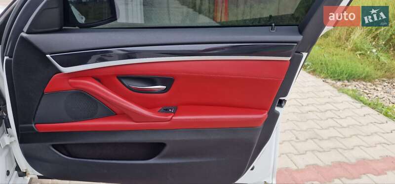 Седан BMW 5 Series 2016 в Тячеві