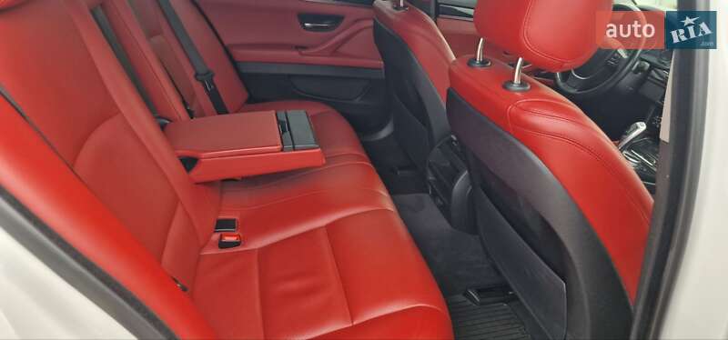 Седан BMW 5 Series 2016 в Тячеві