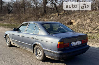 Седан BMW 5 Series 1990 в Городище
