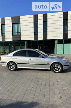 Седан BMW 5 Series 2000 в Хмельницком
