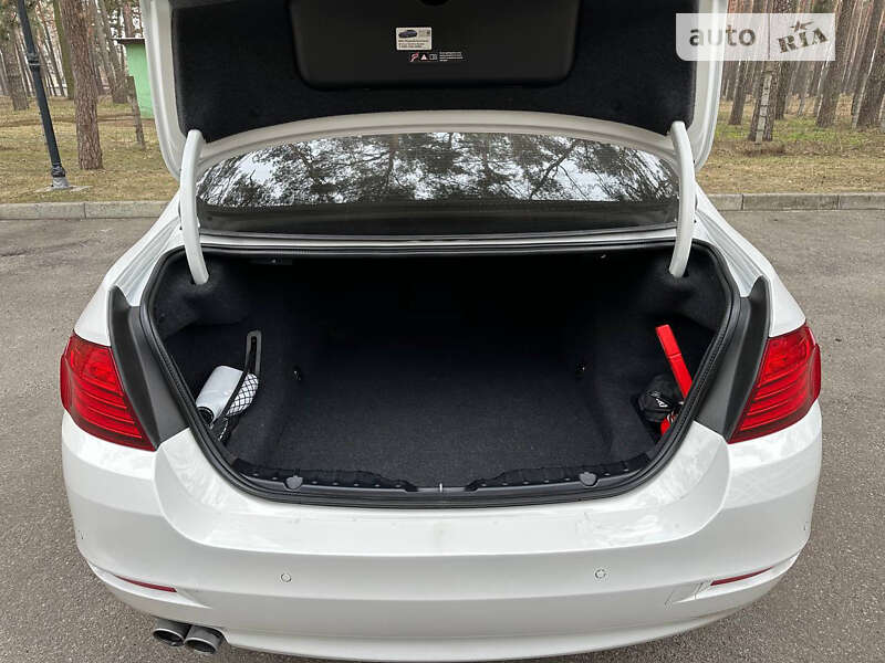 Седан BMW 5 Series 2014 в Чернигове