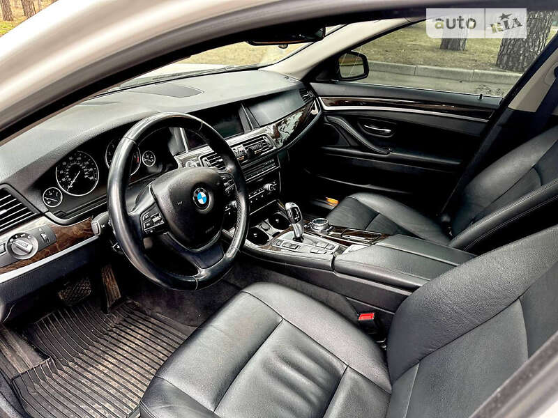 Седан BMW 5 Series 2014 в Чернигове