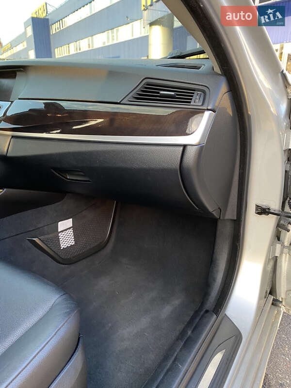 Седан BMW 5 Series 2012 в Киеве фото 23 Седан BMW 5 Series 2012 в Киеве