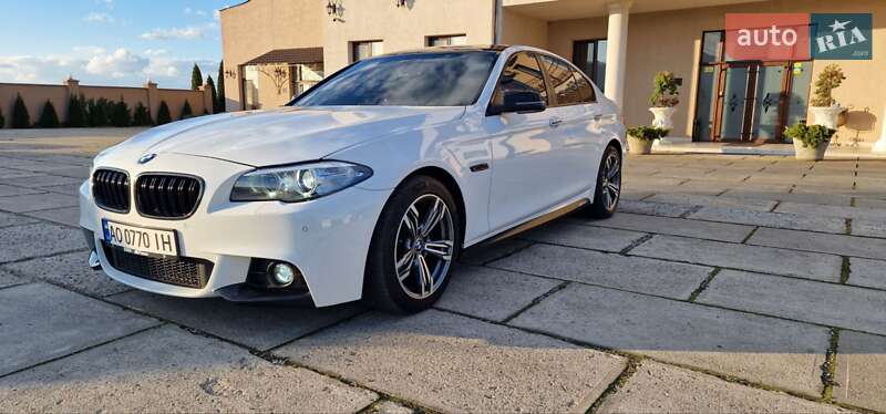 Седан BMW 5 Series 2016 в Тячеві