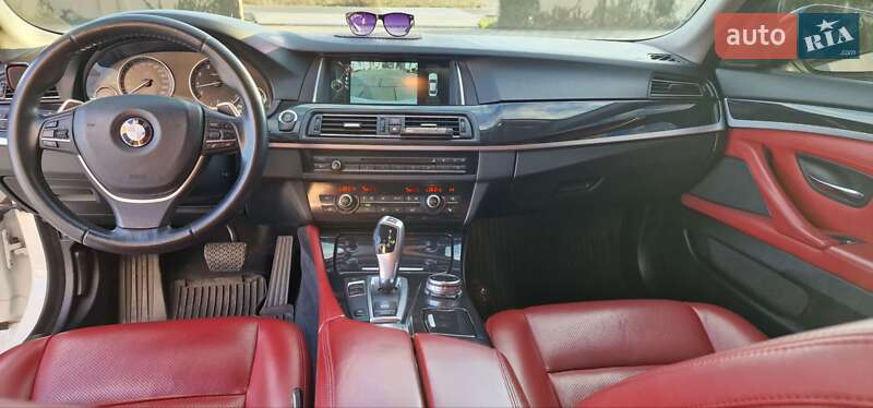 Седан BMW 5 Series 2016 в Тячеві