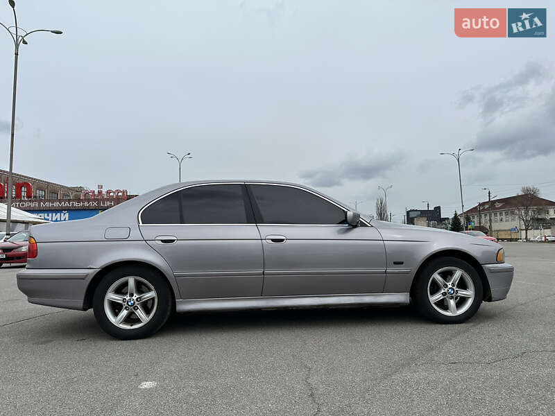 Седан BMW 5 Series 2001 в Запоріжжі