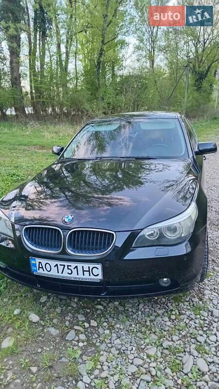 Седан BMW 5 Series 2004 в Ужгороде