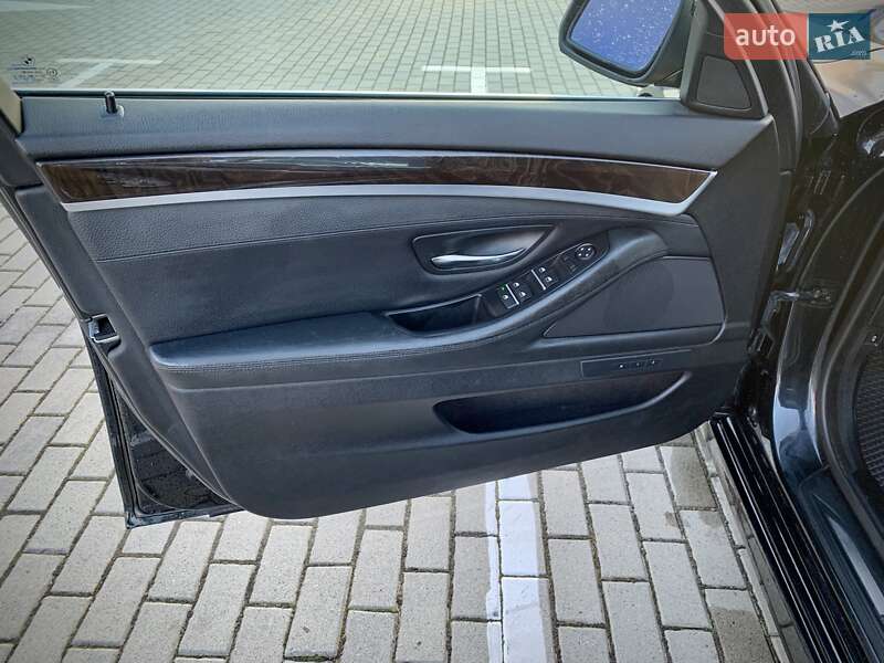 Седан BMW 5 Series 2014 в Нововолынске