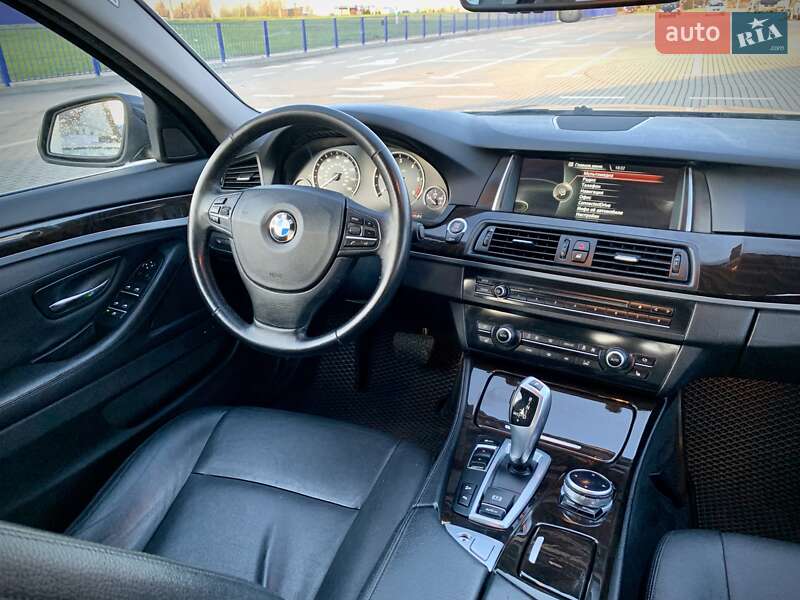Седан BMW 5 Series 2014 в Нововолынске