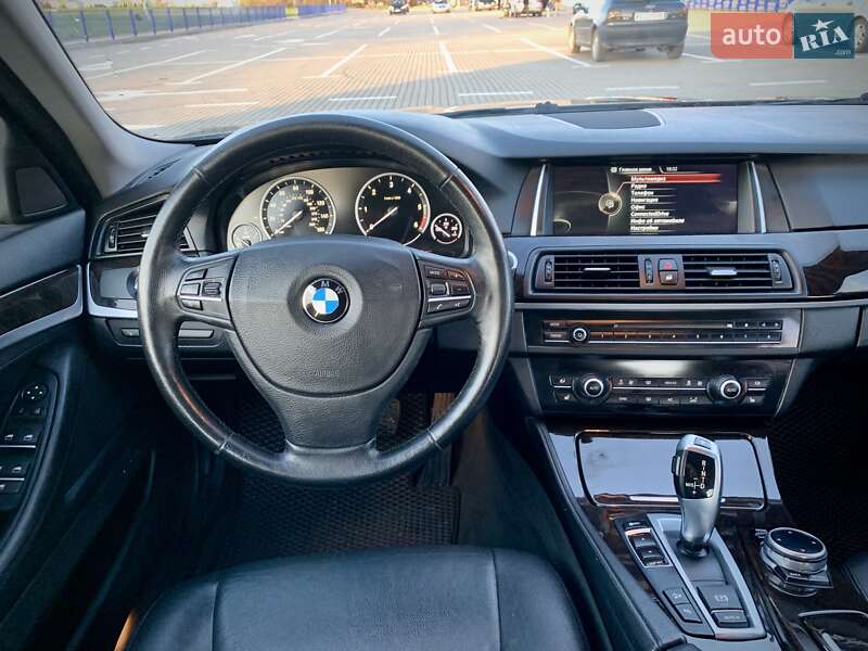 Седан BMW 5 Series 2014 в Нововолынске