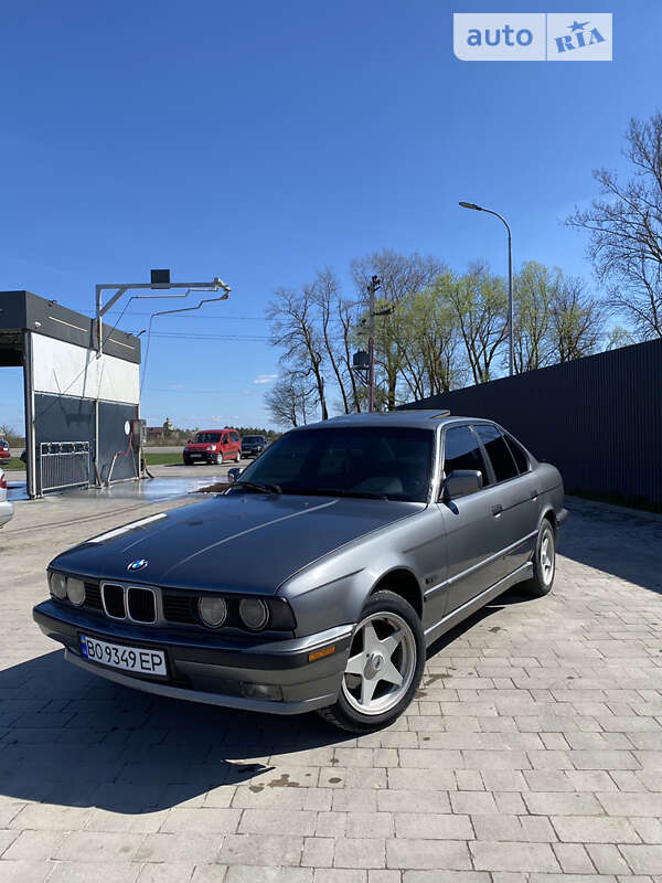 Седан BMW 5 Series 1992 в Козове