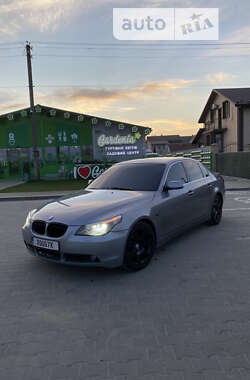 Седан BMW 5 Series 2004 в Вараше