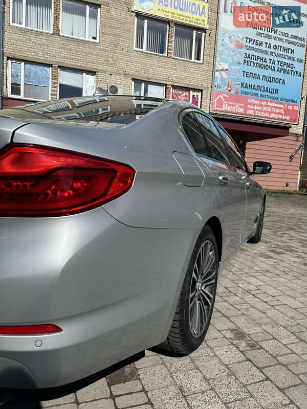 Седан BMW 5 Series 2017 в Луцке