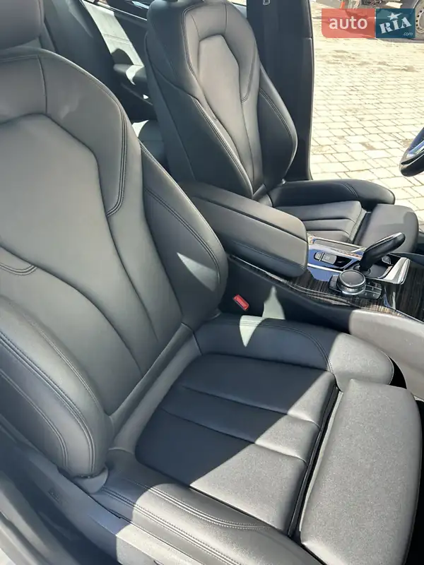 BMW 5 Series 2017 VIN WBAJA7C57JWA73379 фото оголошення 33 з 101