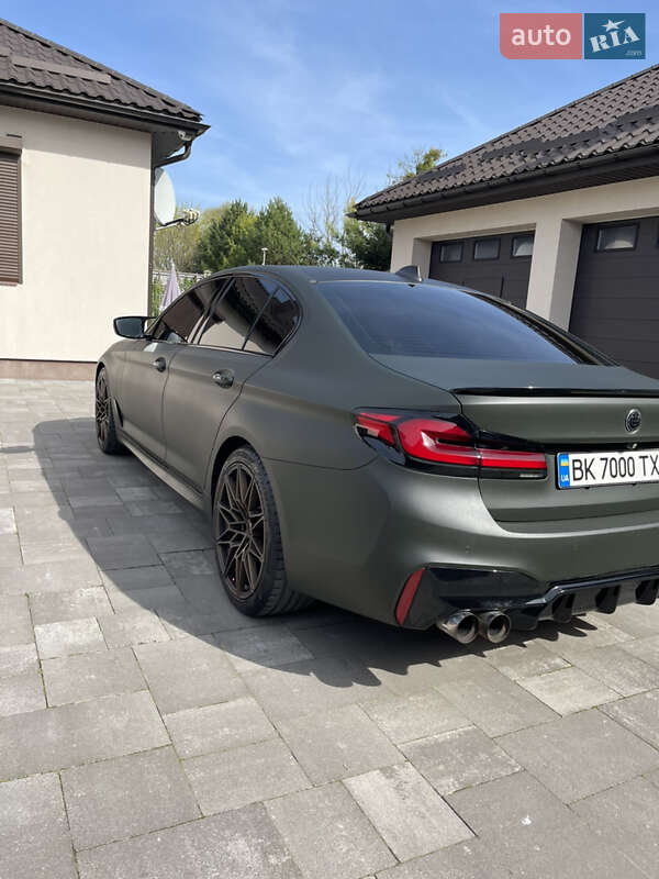 Седан BMW 5 Series 2017 в Ровно