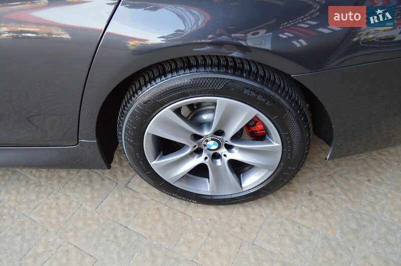 Седан BMW 5 Series 2011 в Львове