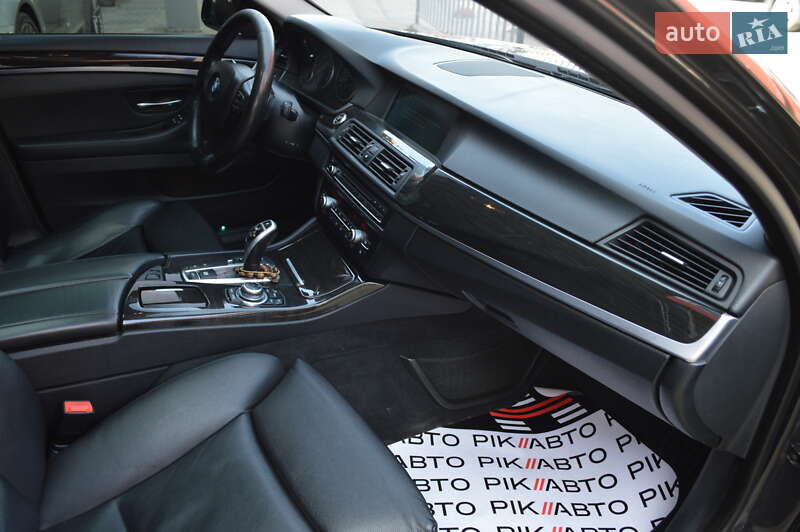 Седан BMW 5 Series 2011 в Львове