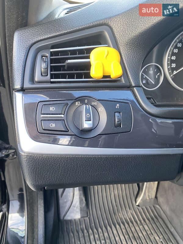 Седан BMW 5 Series 2012 в Мукачево