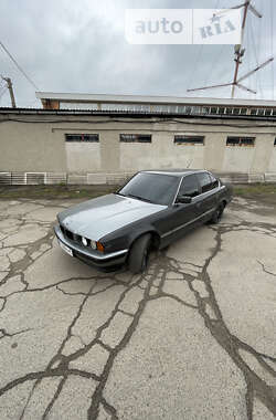 Седан BMW 5 Series 1992 в Первомайську