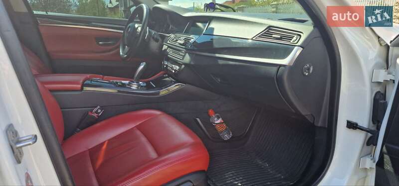 Седан BMW 5 Series 2016 в Тячеві