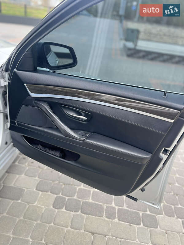Седан BMW 5 Series 2012 в Тернополі