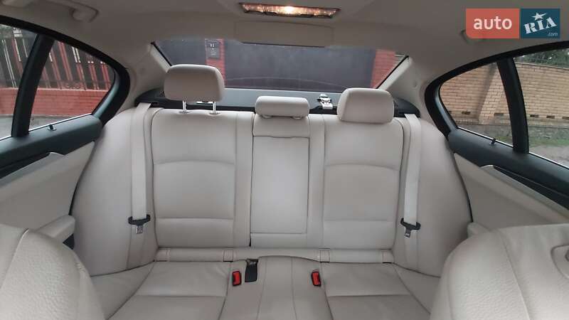 Седан BMW 5 Series 2012 в Черкасах