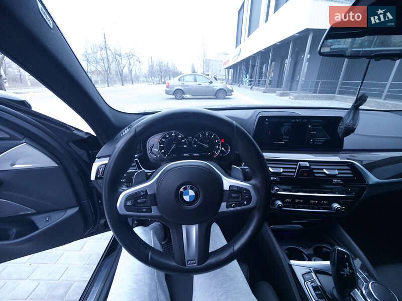 Седан BMW 5 Series 2017 в Кам'янському