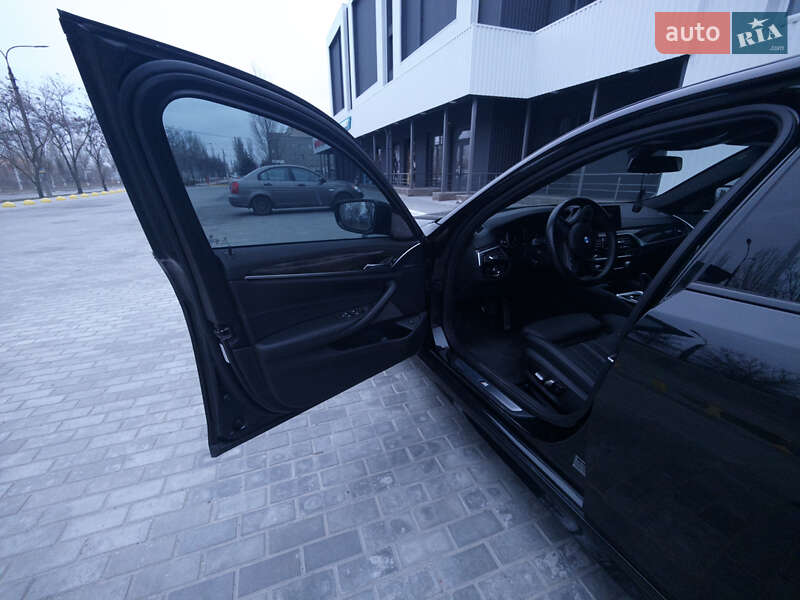 Седан BMW 5 Series 2017 в Кам'янському