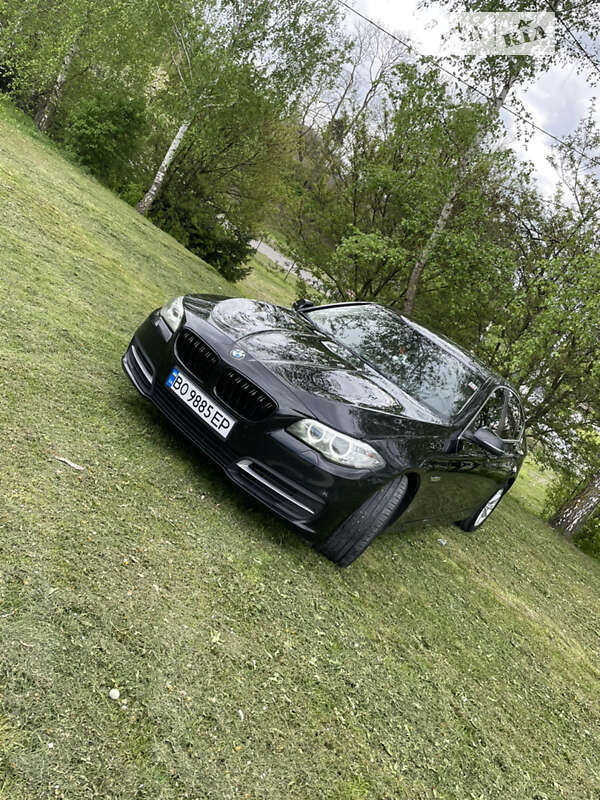Седан BMW 5 Series 2016 в Підволочиську
