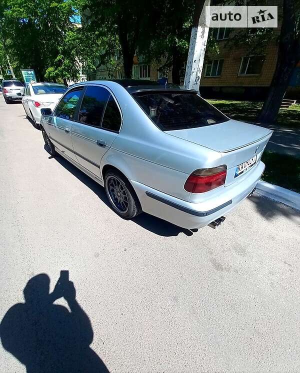 Седан BMW 5 Series 1999 в Киеве