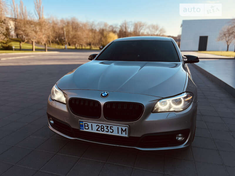 Седан BMW 5 Series 2014 в Кременчуці