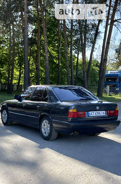 Седан BMW 5 Series 1988 в Радивилове