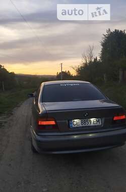 Седан BMW 5 Series 2001 в Черновцах