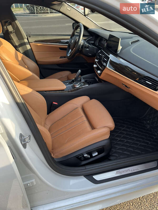 Седан BMW 5 Series 2017 в Черкасах